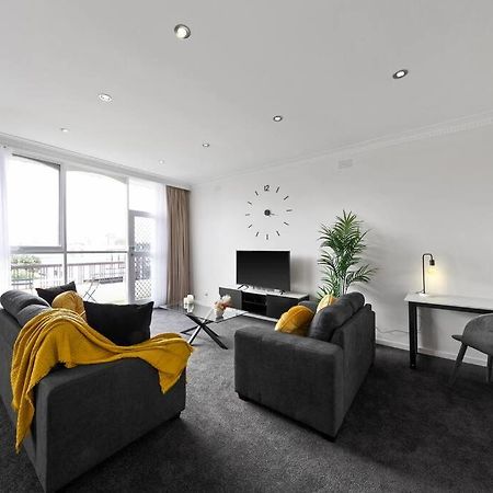 Chic Caulfield North Retreat Apartment Melbourne Exterior photo