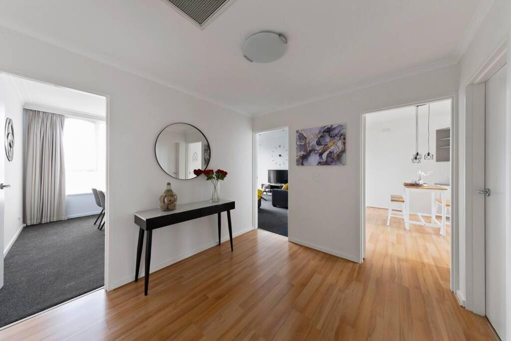 Chic Caulfield North Retreat Apartment Melbourne Exterior photo