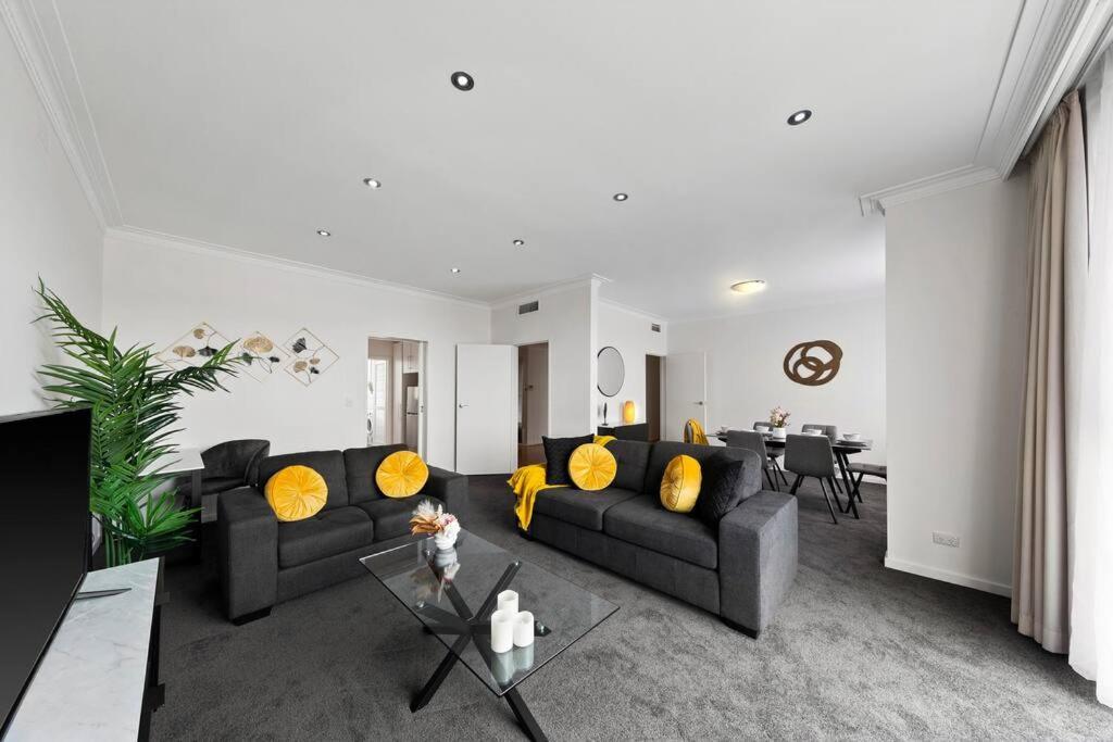 Chic Caulfield North Retreat Apartment Melbourne Exterior photo